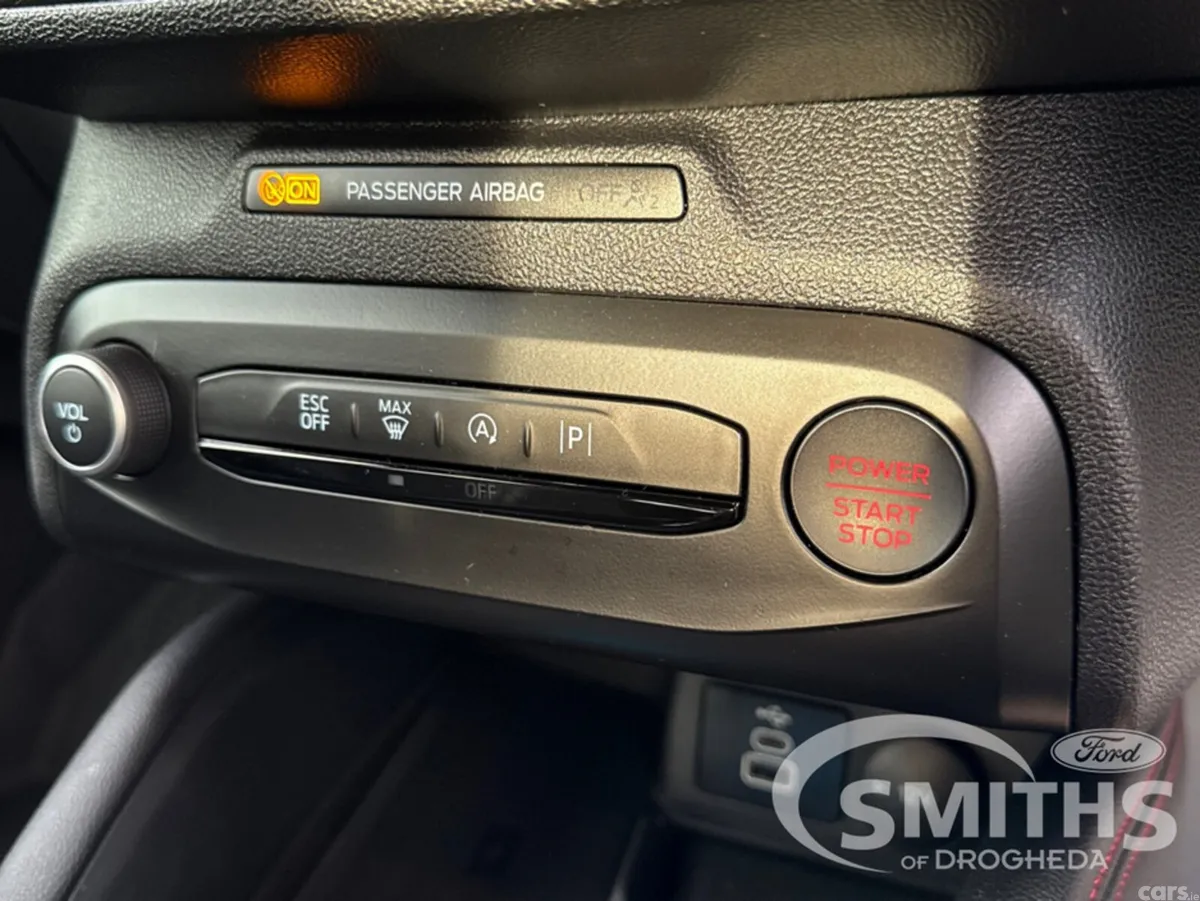 Ford Focus Hatchback, Petrol, 2023, Grey