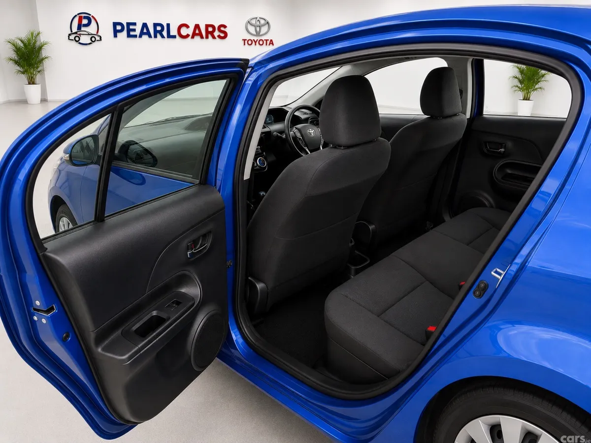 Toyota Aqua Hatchback, Petrol Hybrid, 2017, Blue