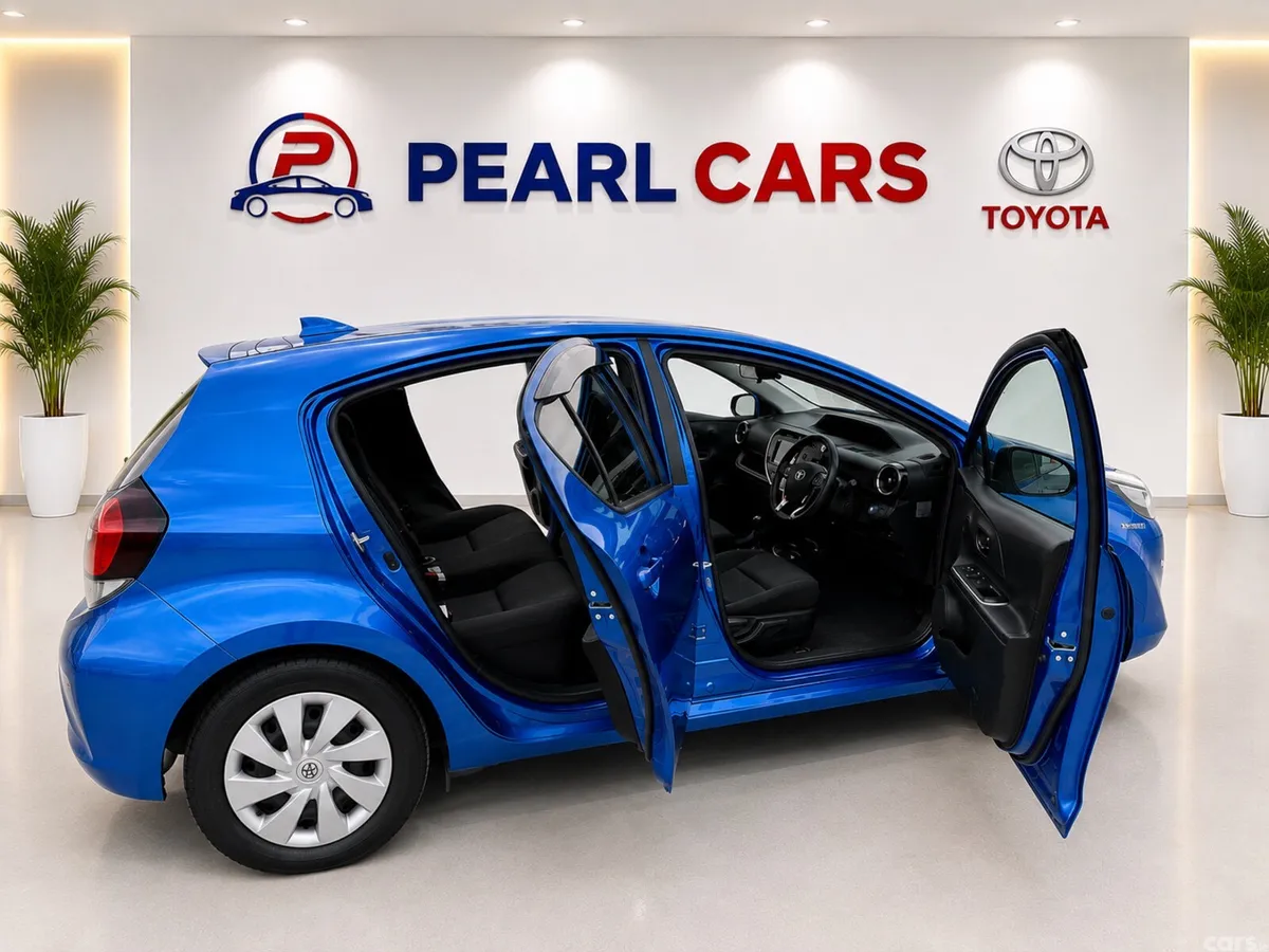 Toyota Aqua Hatchback, Petrol Hybrid, 2017, Blue