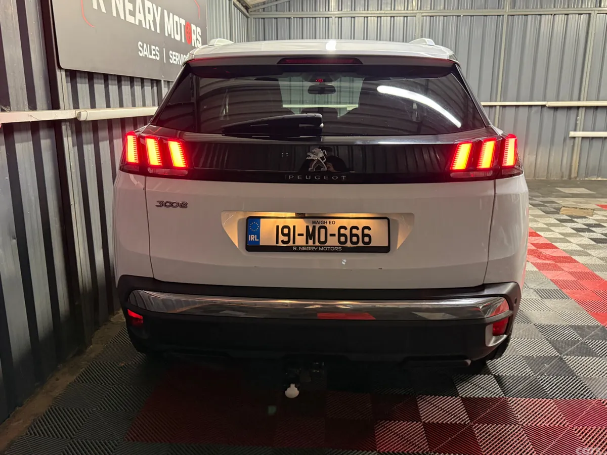Peugeot 3008 MPV, Diesel, 2019, White