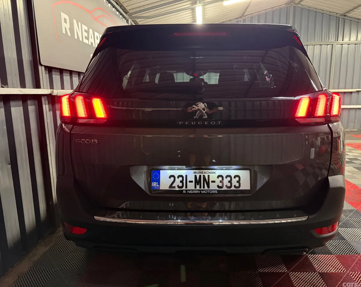 Peugeot 5008 MPV, Diesel, 2023, Grey