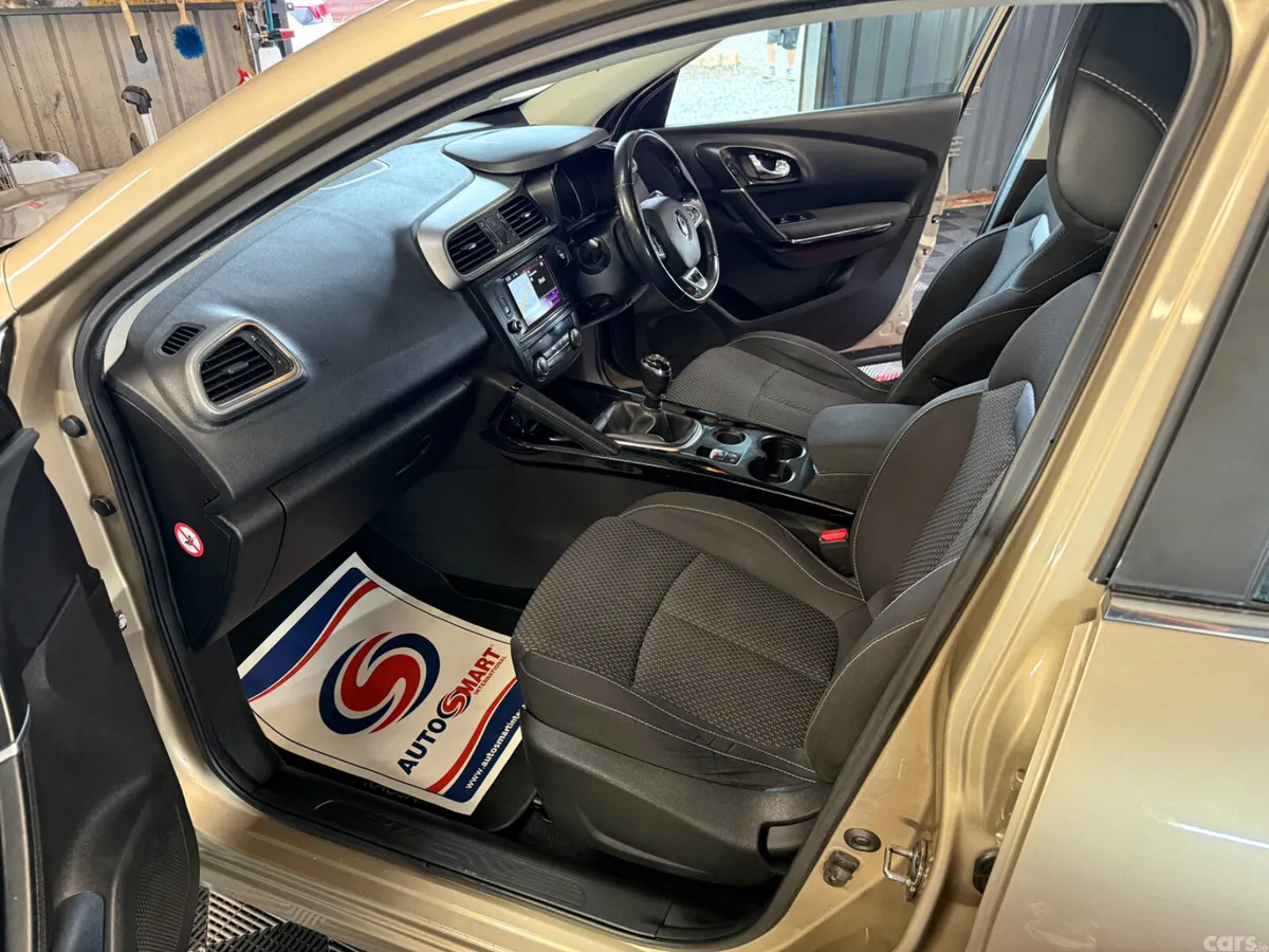 Renault Kadjar SUV, Diesel, 2017, Beige