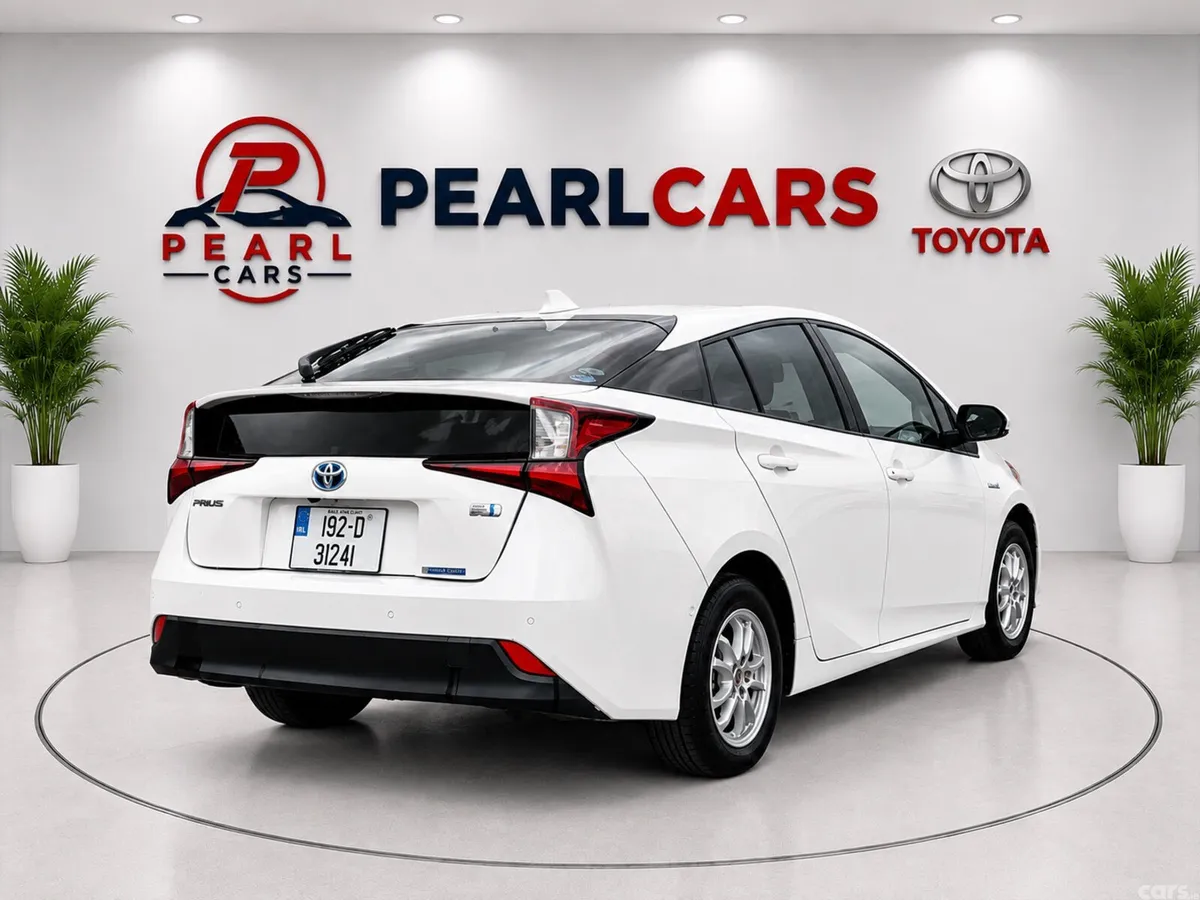 Toyota Prius Hatchback, Petrol Hybrid, 2019, White