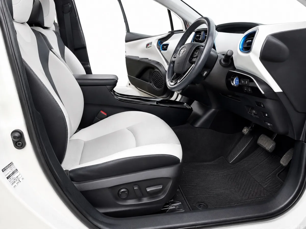 Toyota Prius Hatchback, Petrol Hybrid, 2019, White