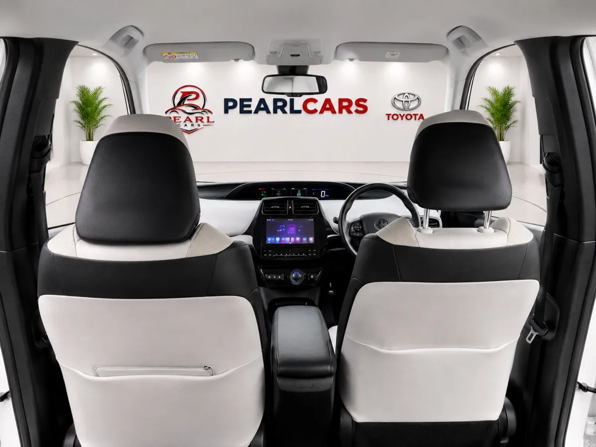 Toyota Prius Hatchback, Petrol Hybrid, 2019, White