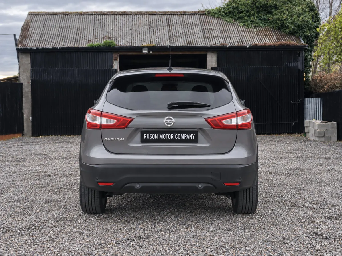 Nissan Qashqai Hatchback, Diesel, 2016, Grey