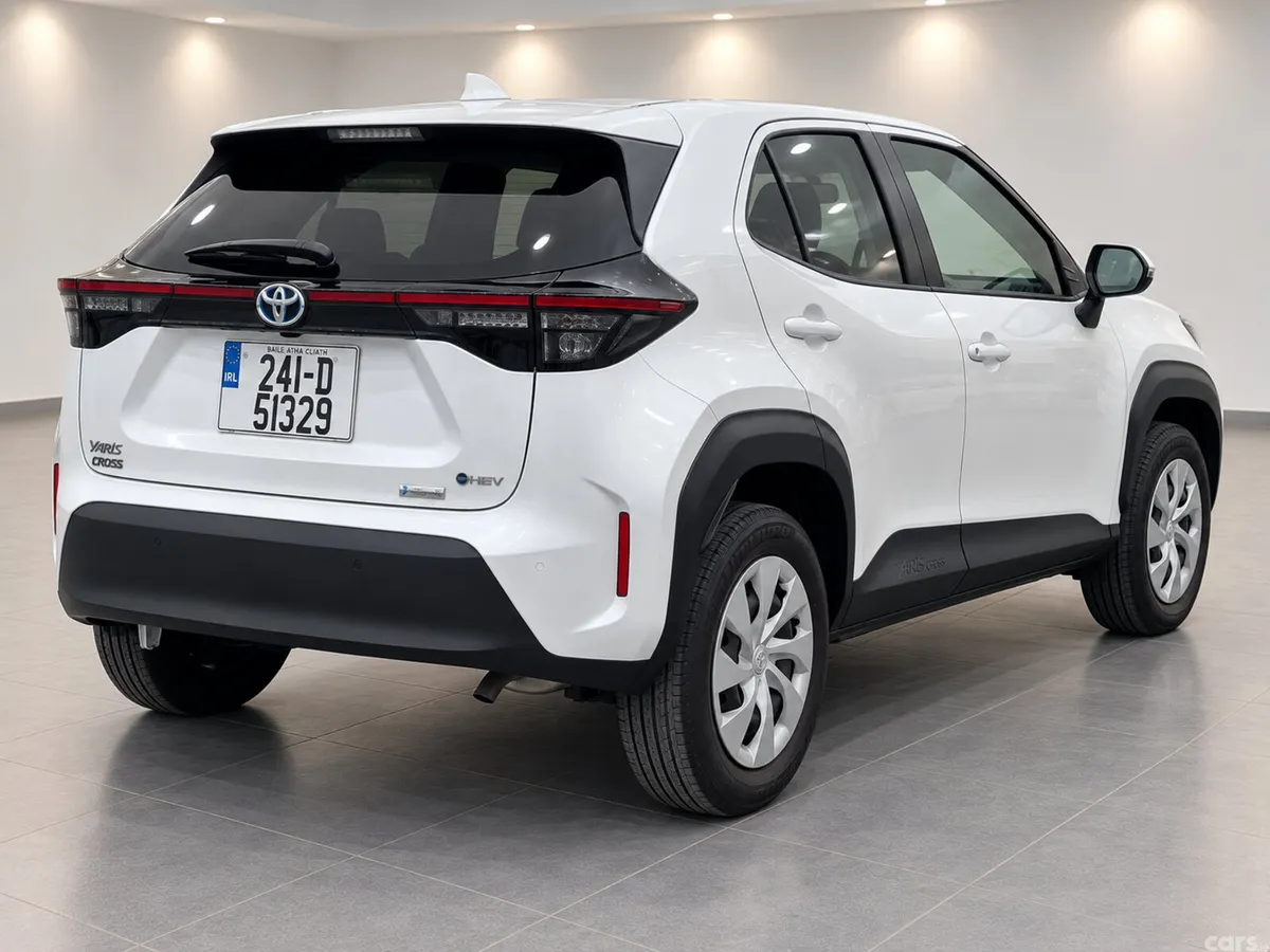 Toyota Yaris Cross SUV, Petrol Hybrid, 2024, White