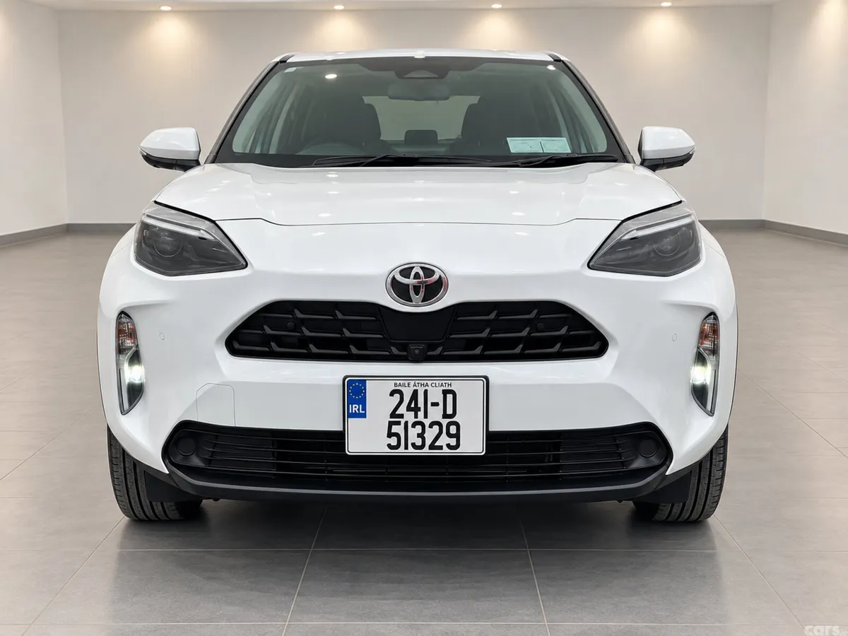 Toyota Yaris Cross SUV, Petrol Hybrid, 2024, White
