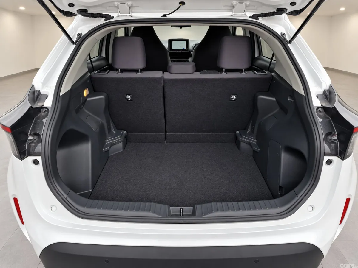 Toyota Yaris Cross SUV, Petrol Hybrid, 2024, White