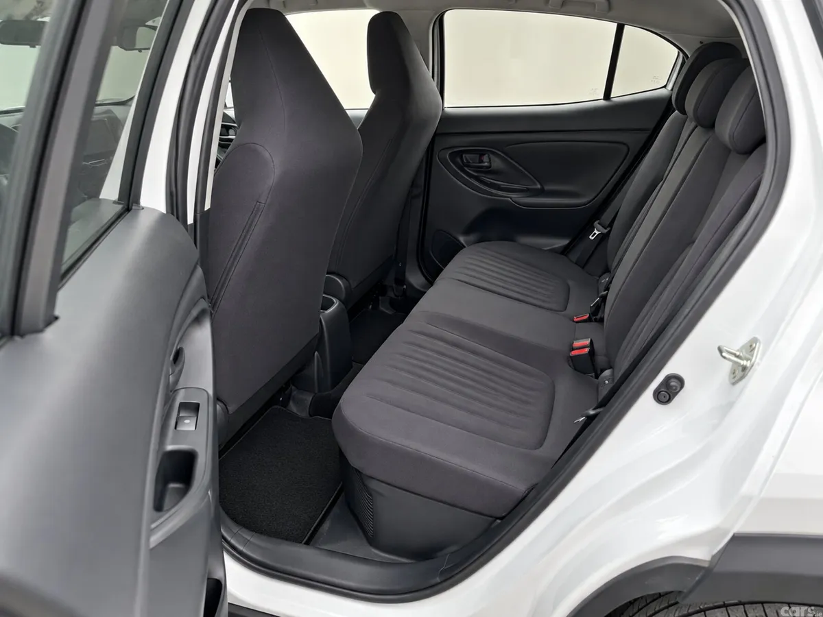 Toyota Yaris Cross SUV, Petrol Hybrid, 2024, White