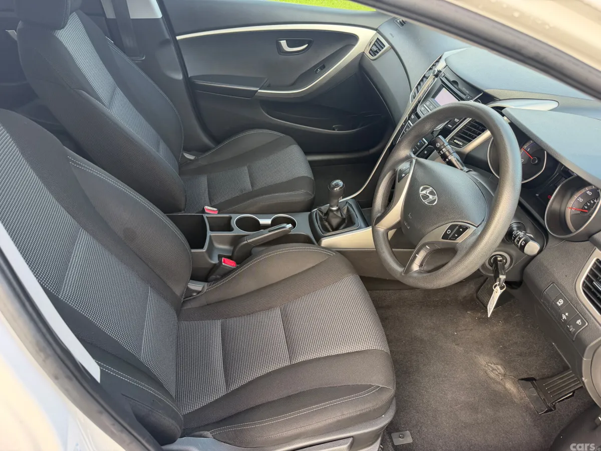 Hyundai i30 Hatchback, Diesel, 2015, White