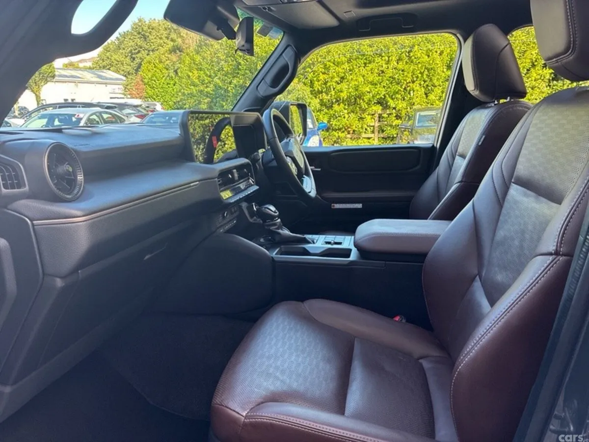 Toyota Land Cruiser Estate, Diesel, 2025, Grey