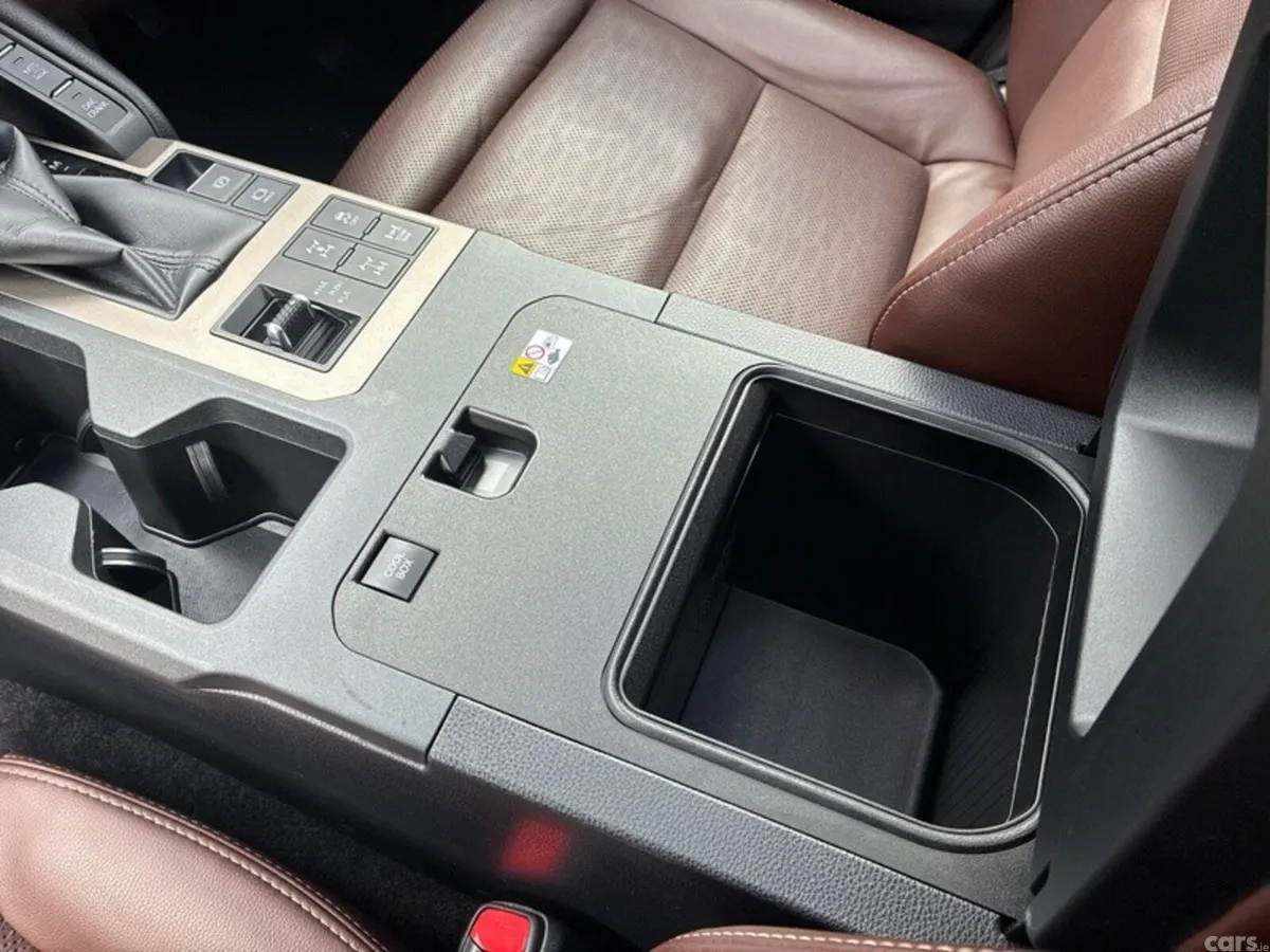 Toyota Land Cruiser Estate, Diesel, 2025, Grey