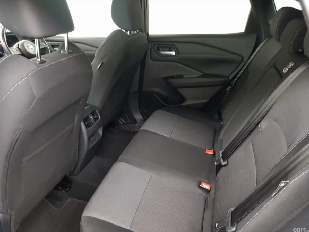 Nissan Qashqai MPV, Petrol, 2021, Black