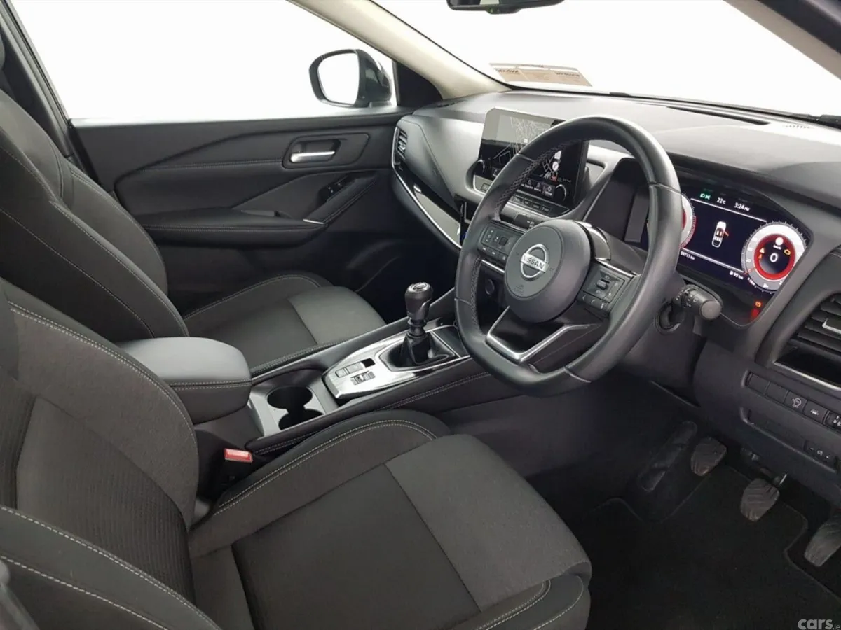 Nissan Qashqai MPV, Petrol, 2021, Black
