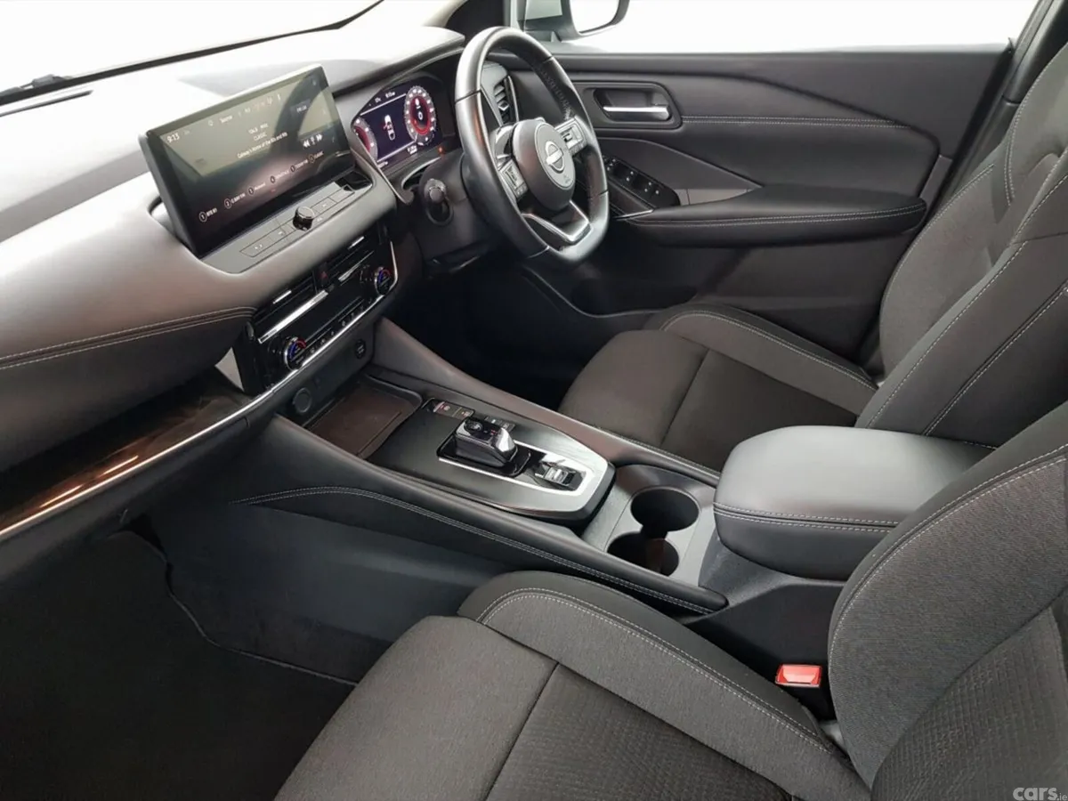 Nissan Qashqai MPV, Petrol, 2023, Grey