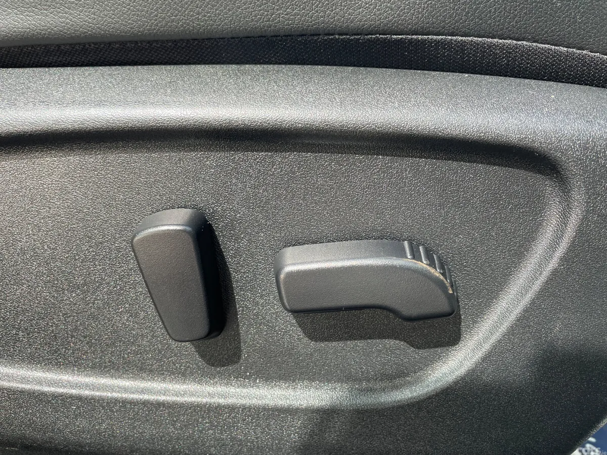 Nissan Qashqai SUV, Diesel, 2017, Grey