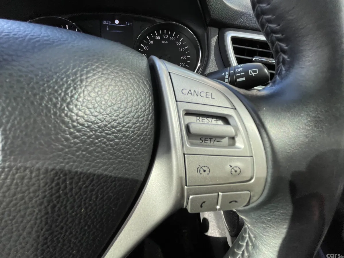 Nissan Qashqai SUV, Diesel, 2017, Grey