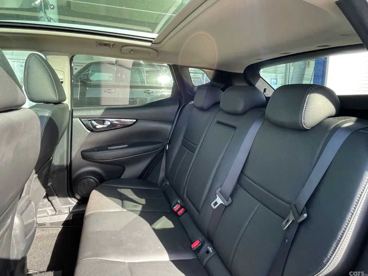 Nissan Qashqai SUV, Diesel, 2017, Grey