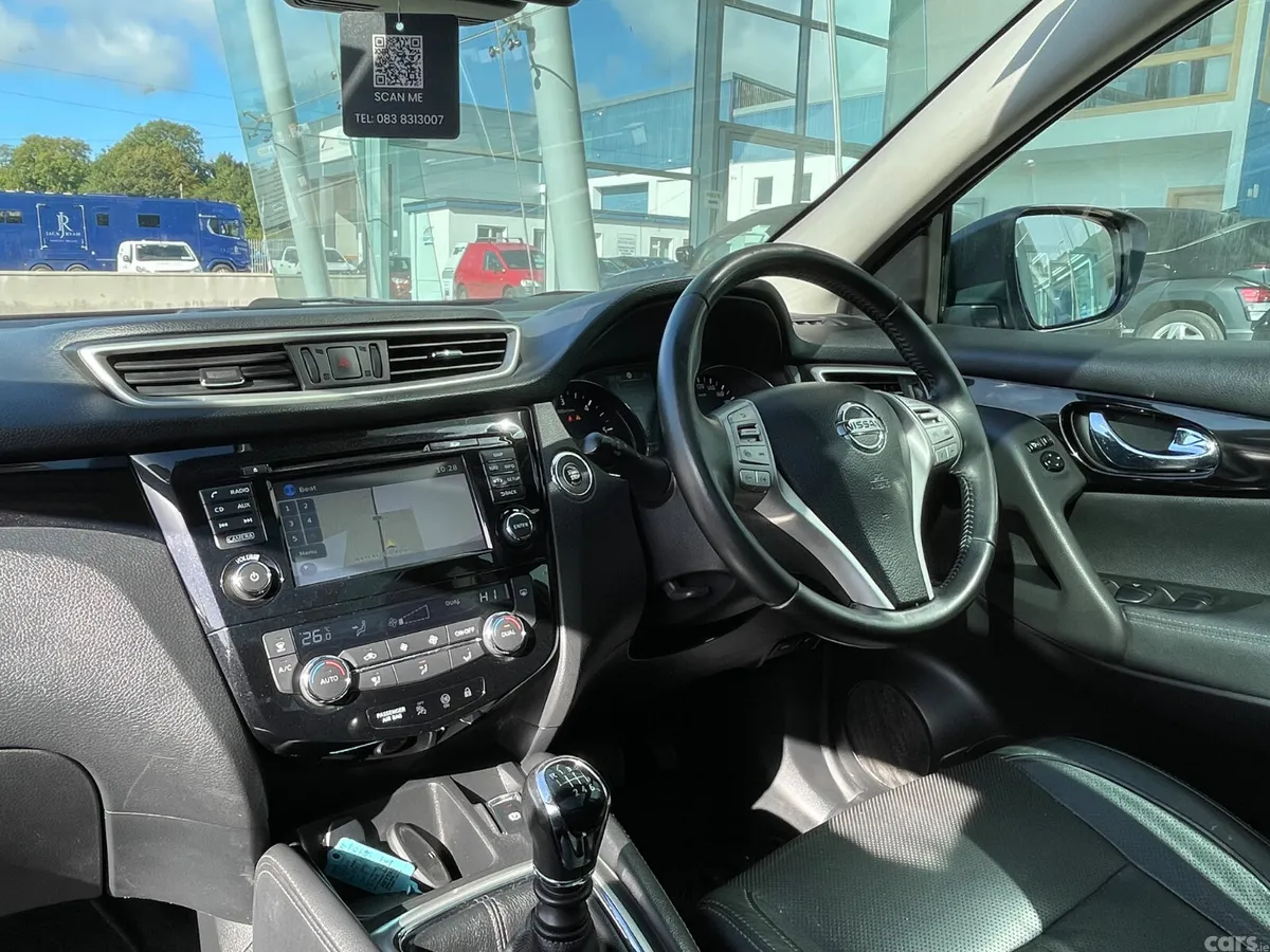 Nissan Qashqai SUV, Diesel, 2017, Grey