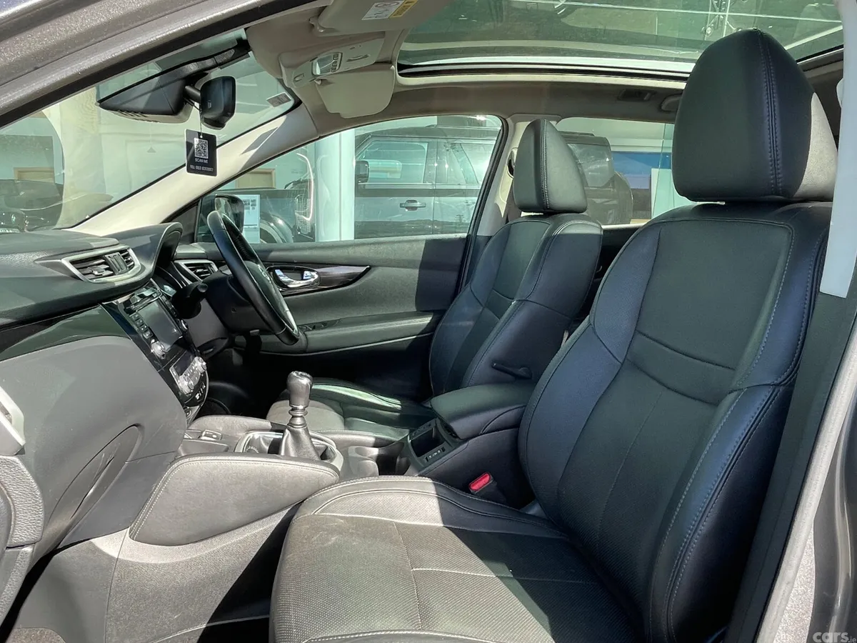 Nissan Qashqai SUV, Diesel, 2017, Grey