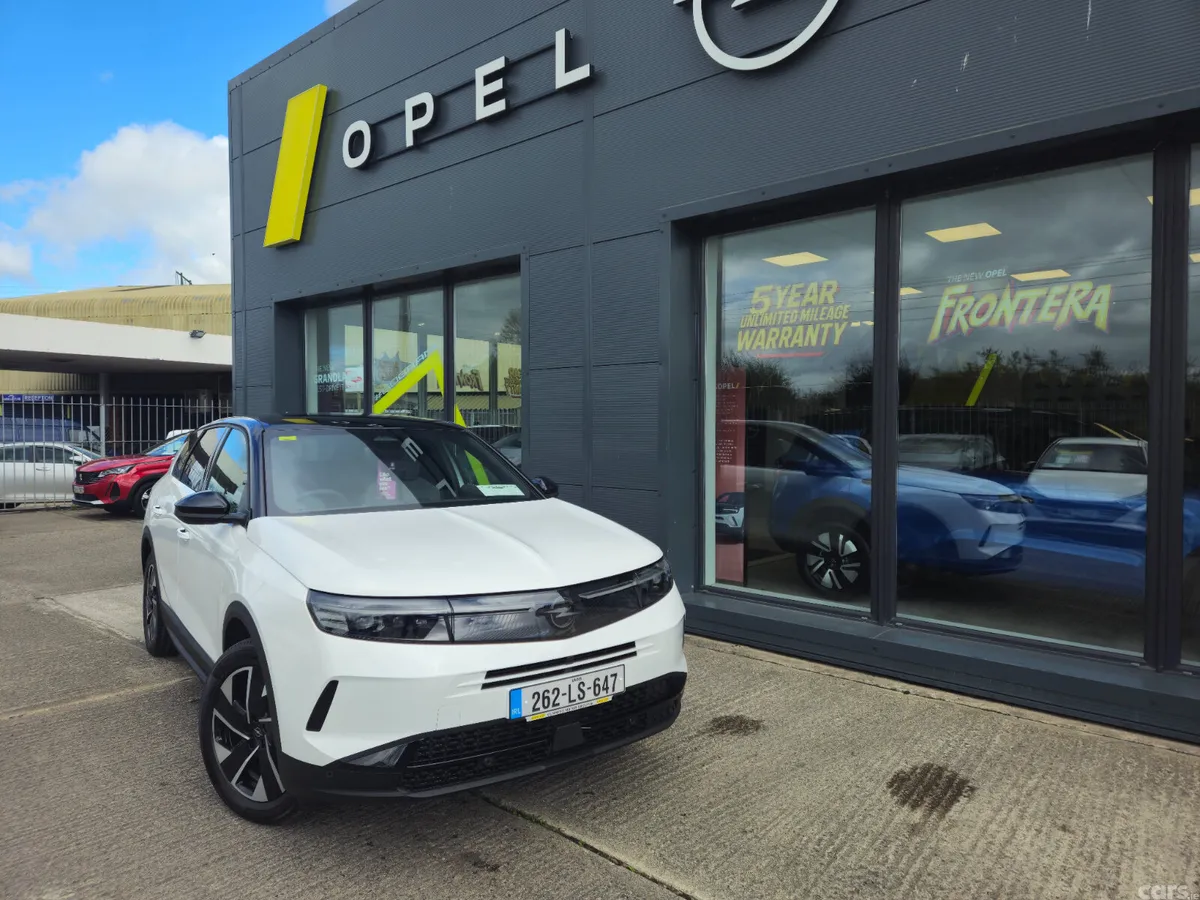 Opel Grandland SUV, Petrol Hybrid, 2026, White