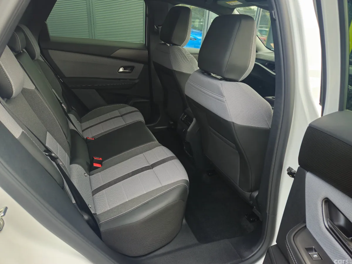 Opel Grandland SUV, Petrol Hybrid, 2026, White