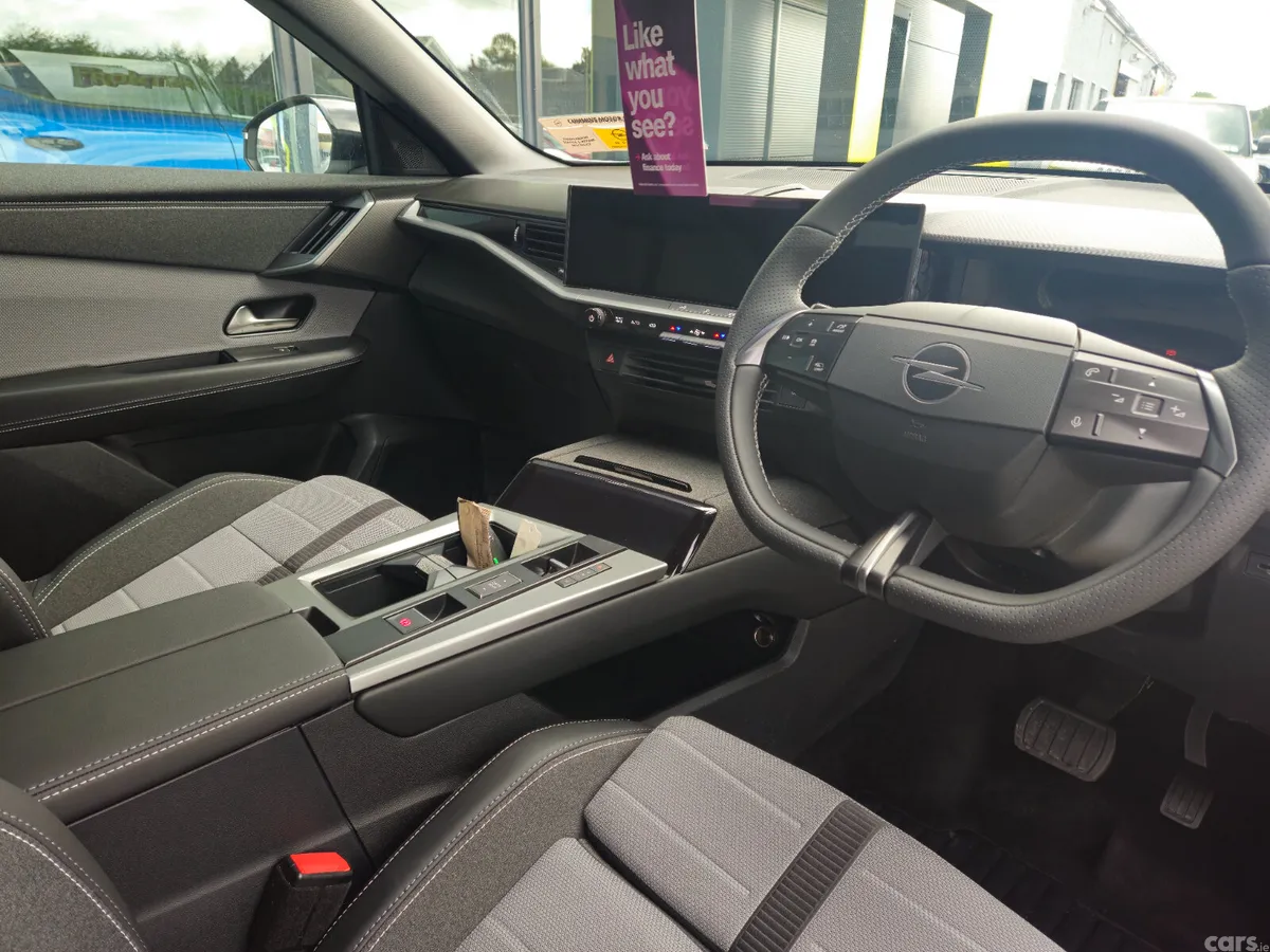 Opel Grandland SUV, Petrol Hybrid, 2026, White