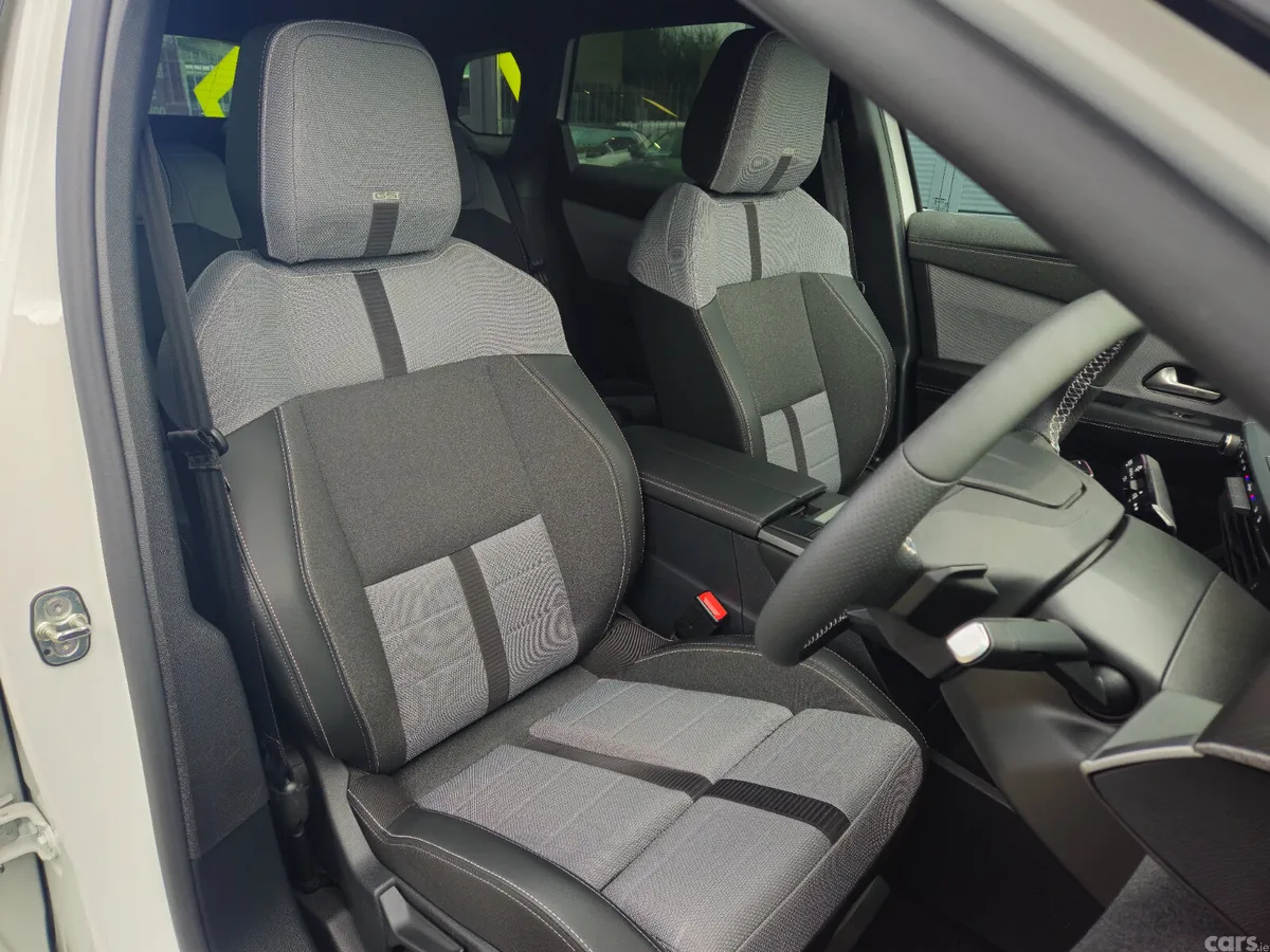 Opel Grandland SUV, Petrol Hybrid, 2026, White