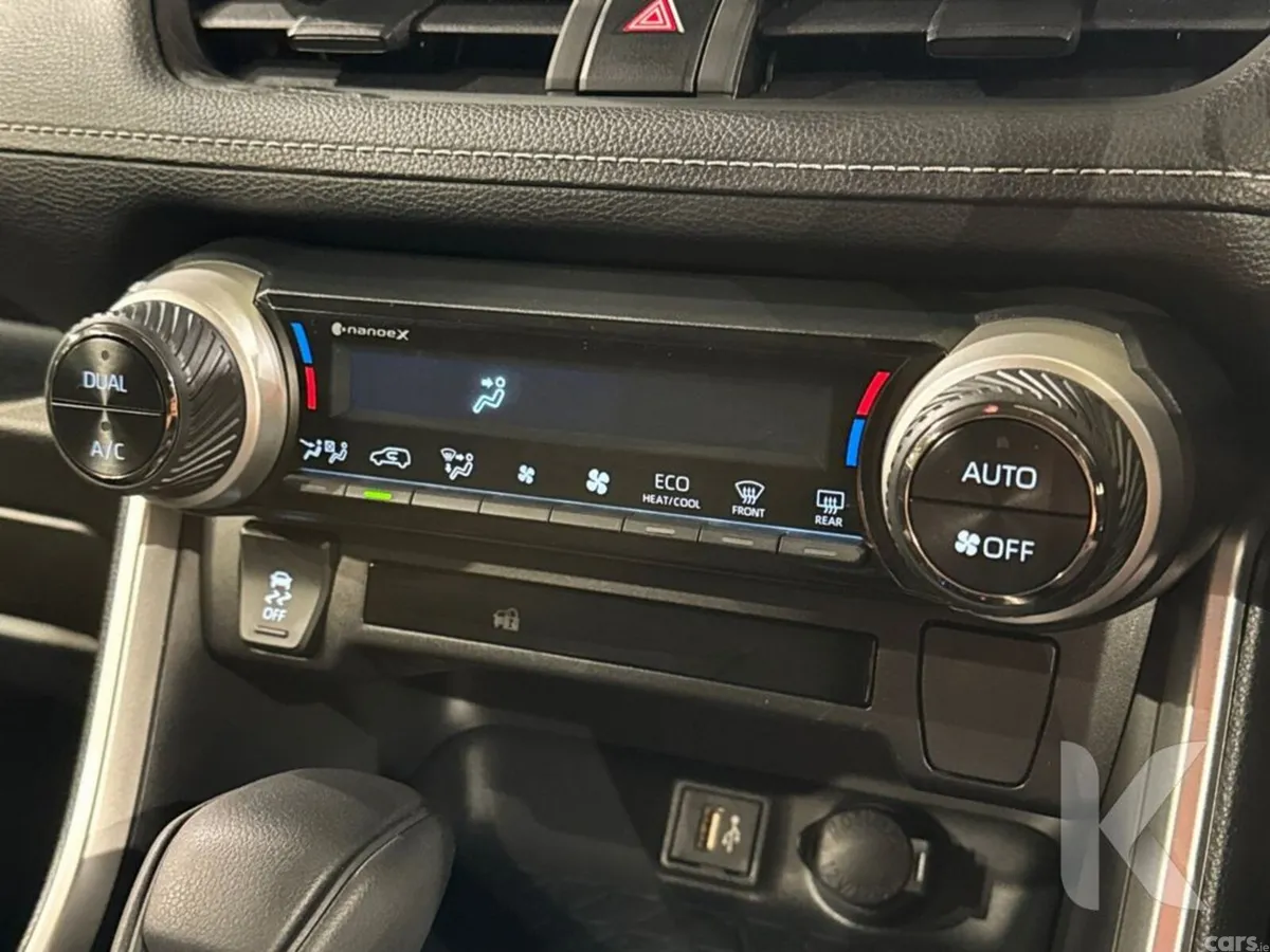 Toyota RAV4 SUV, Petrol Hybrid, 2023, Red