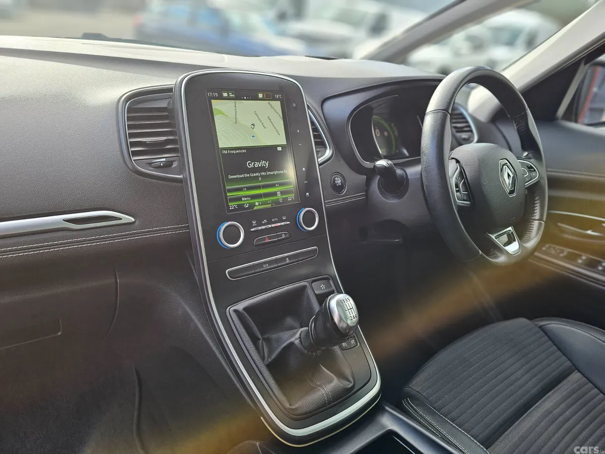 Renault Scenic MPV, Diesel, 2017, Yellow