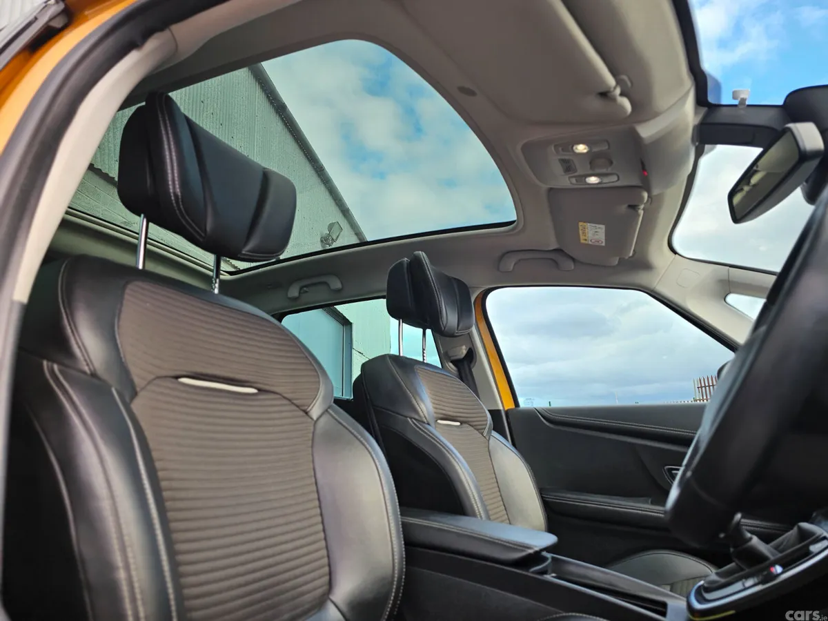 Renault Scenic MPV, Diesel, 2017, Yellow