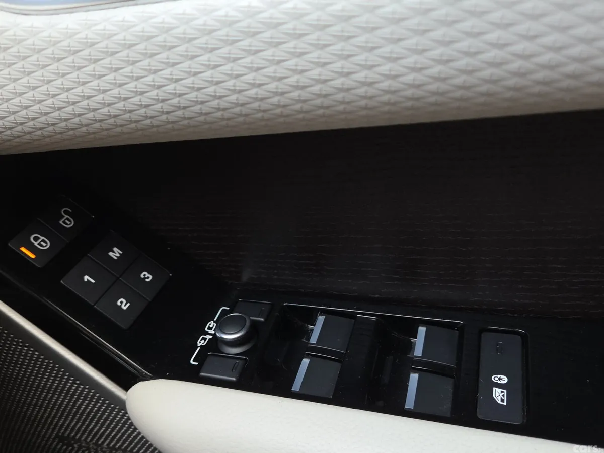 Land Rover Range Rover Velar SUV, Diesel, 2019, White
