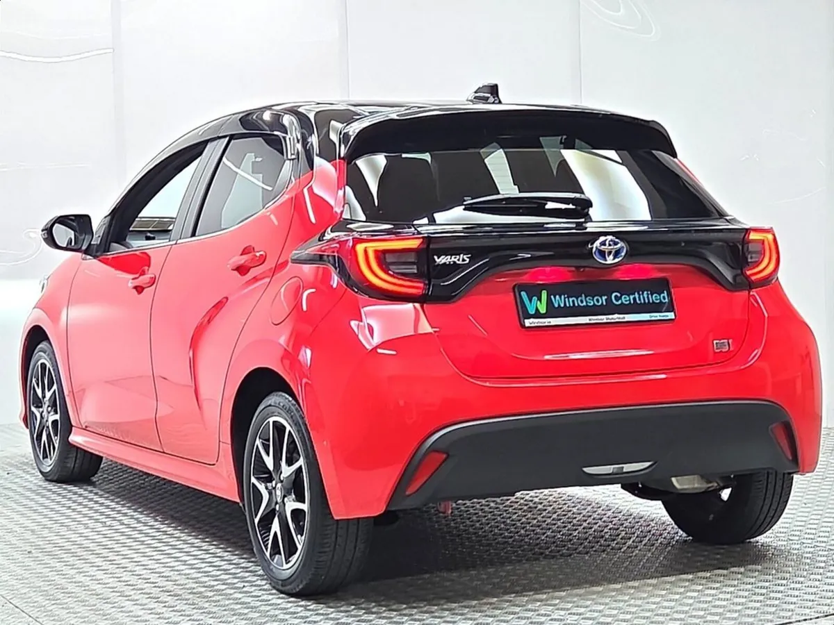 Toyota Yaris Hatchback, Petrol Hybrid, 2021, Red