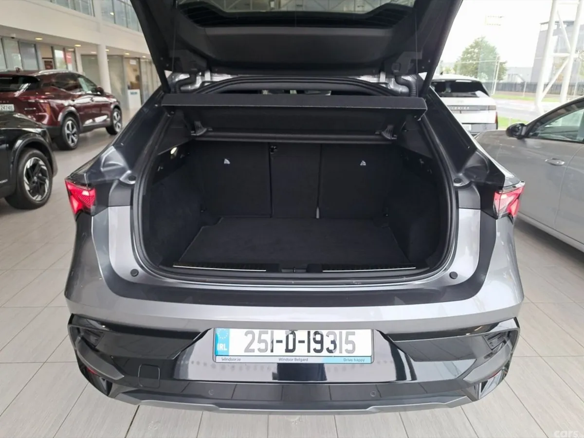 Renault Rafale SUV, Petrol Hybrid, 2025, Grey