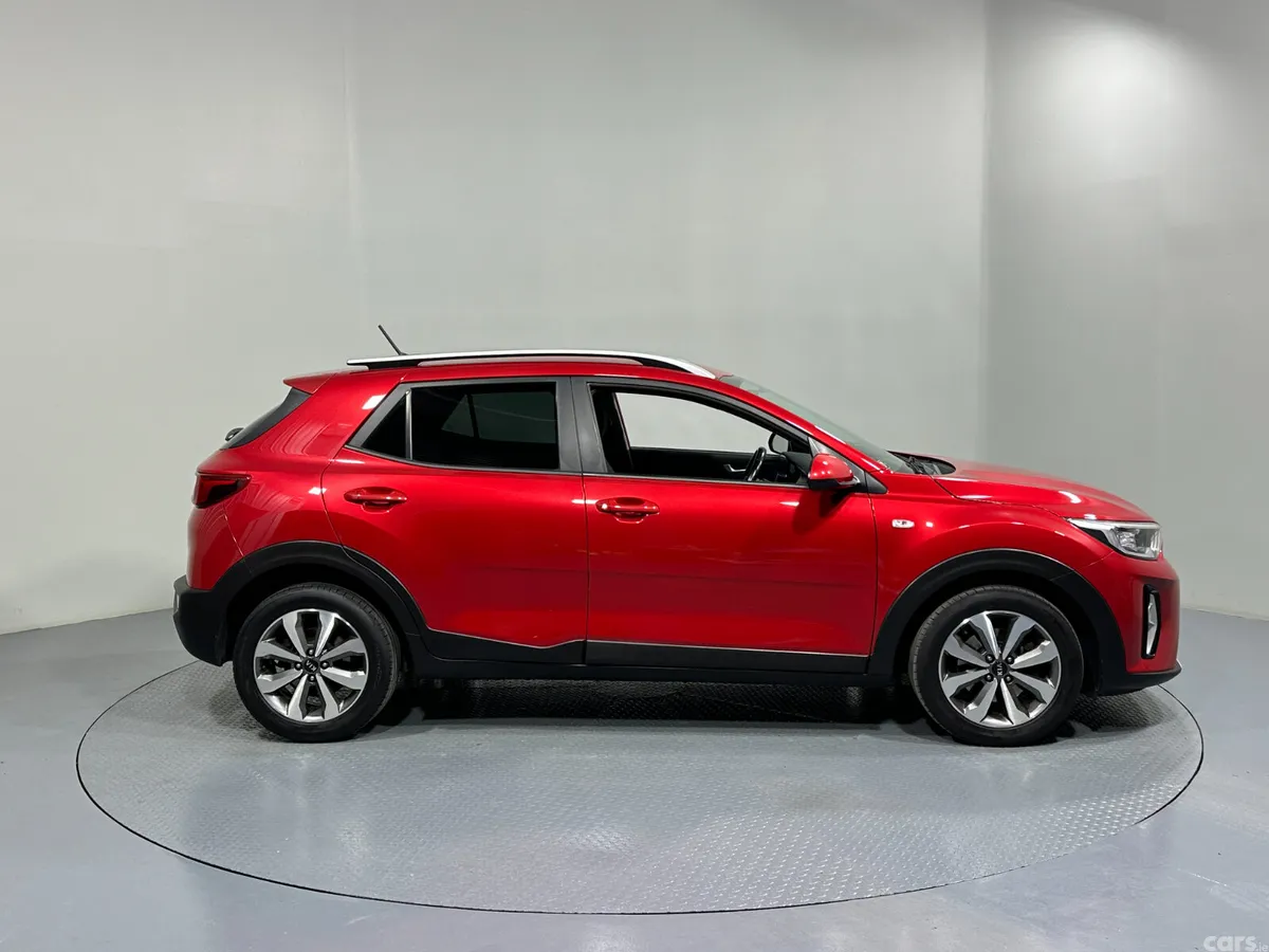 Kia Stonic Hatchback, Petrol, 2021, Red
