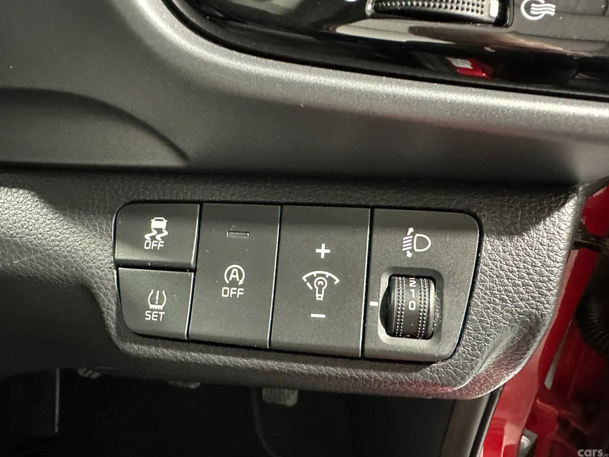 Kia Stonic Hatchback, Petrol, 2021, Red