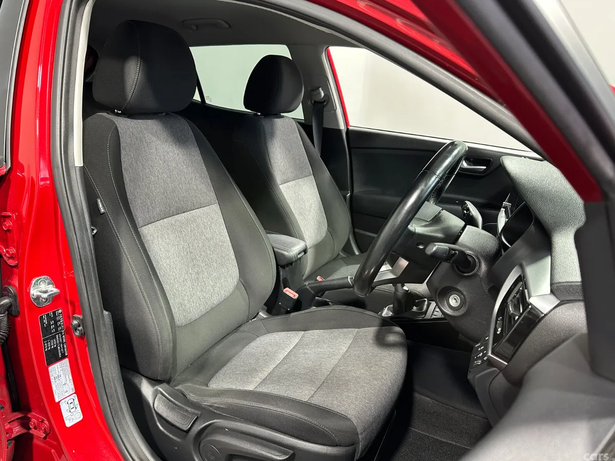Kia Stonic Hatchback, Petrol, 2021, Red