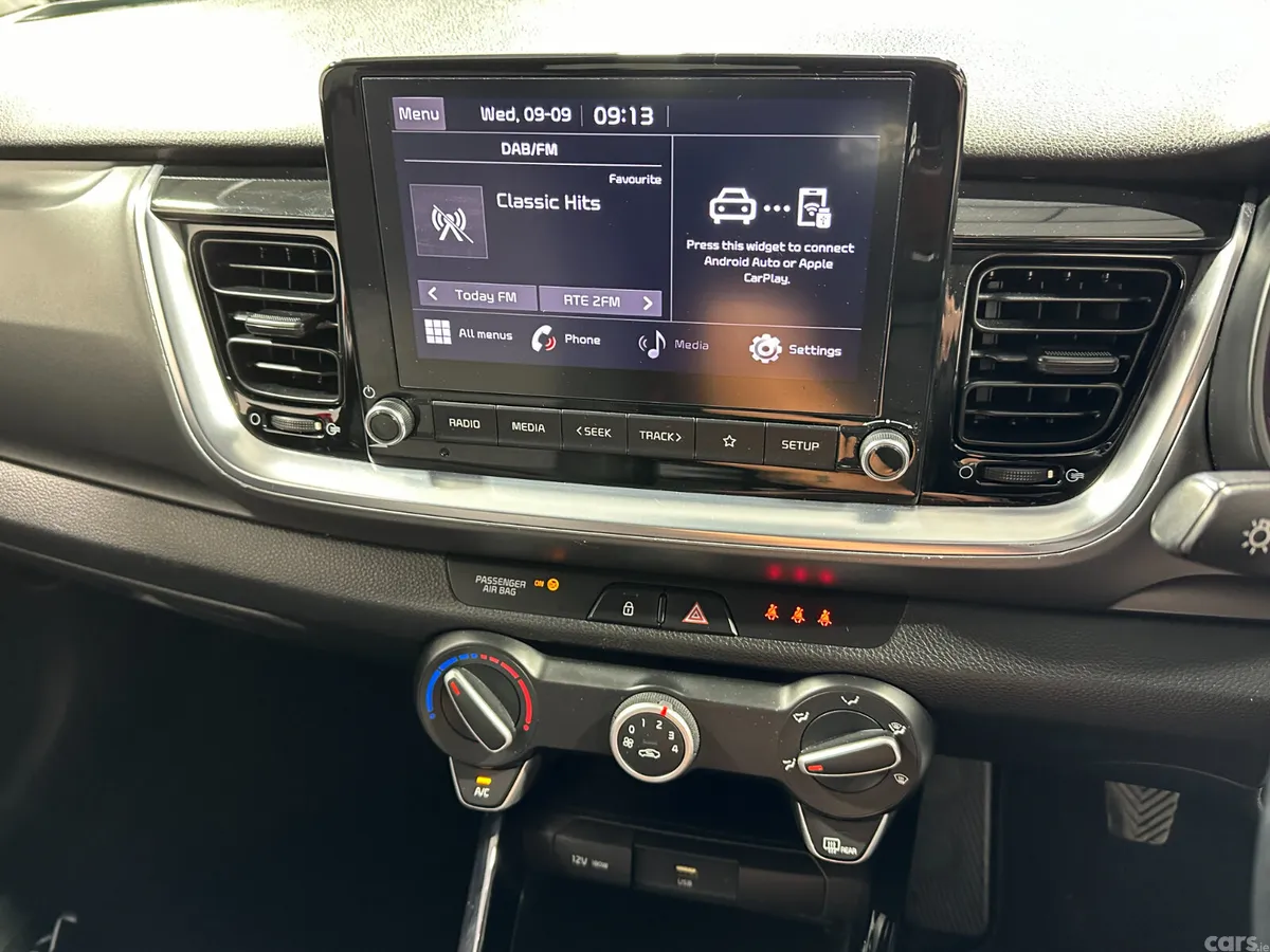 Kia Stonic Hatchback, Petrol, 2021, Red