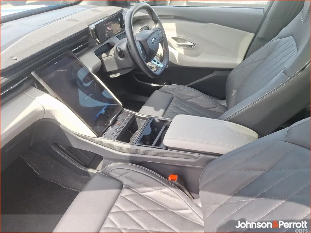 Ford Capri MPV, Electric, 2026, Blue