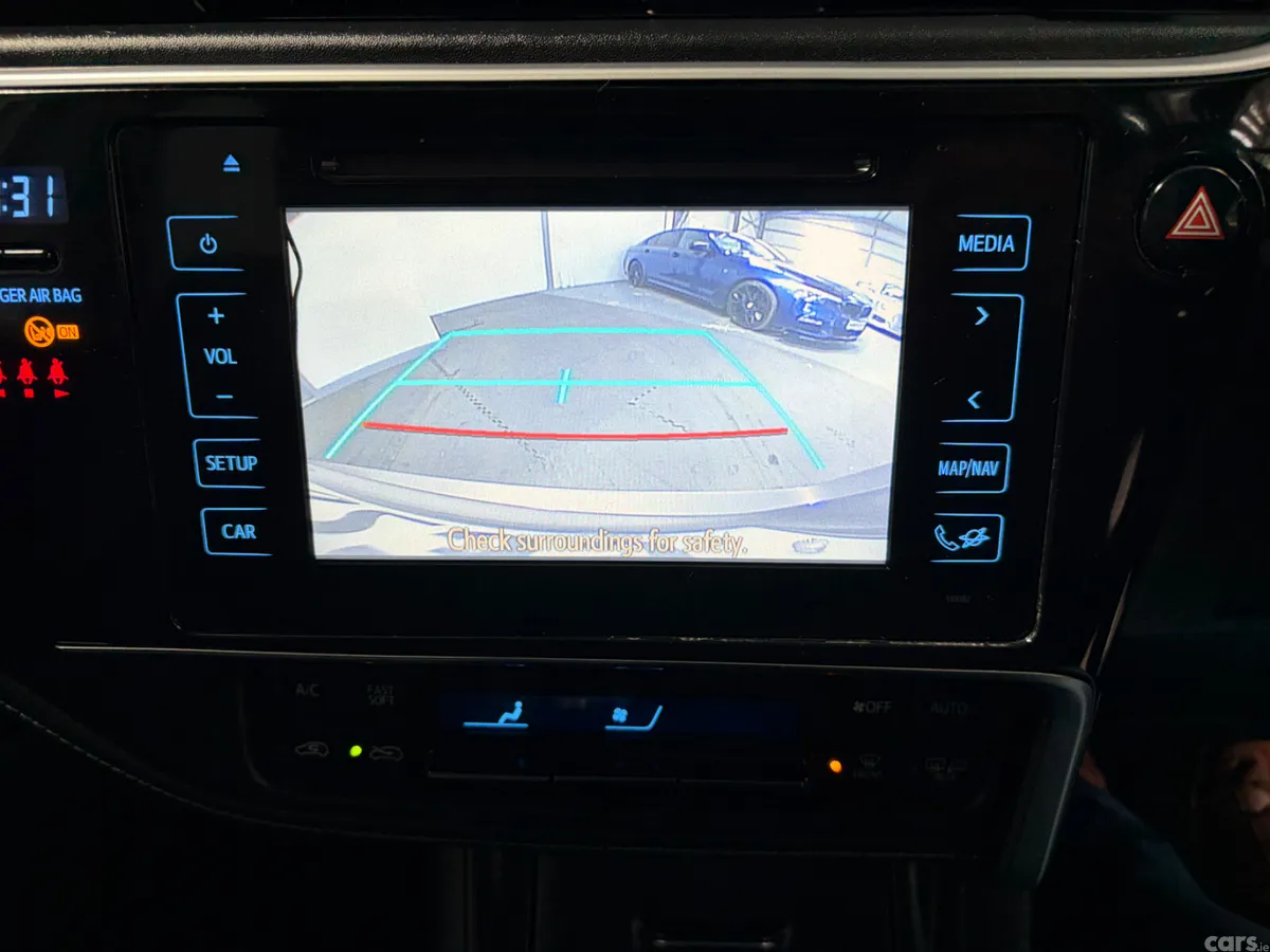 Toyota Auris Estate/Jeep, Petrol, 2018, Grey