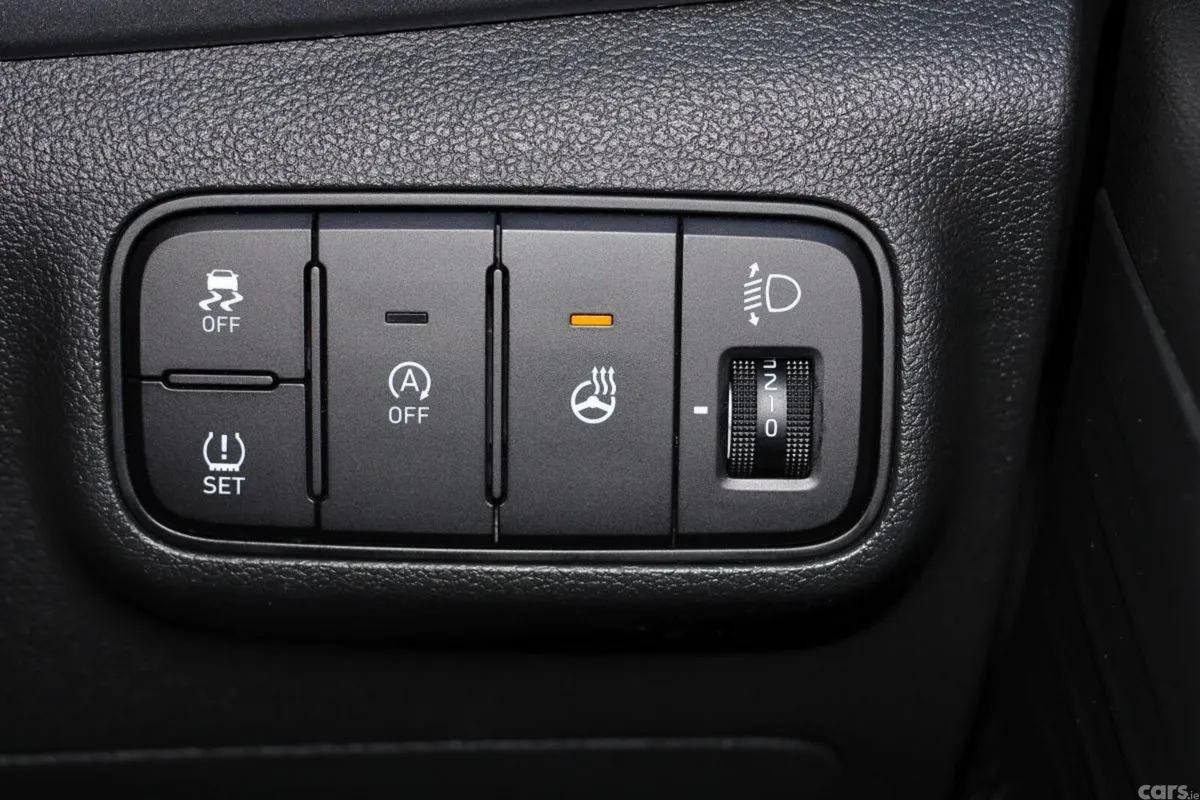 Hyundai Bayon Estate, Petrol, 2021, Red