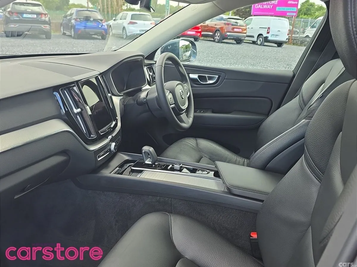 Volvo XC60 SUV, Petrol Hybrid, 2023, Blue