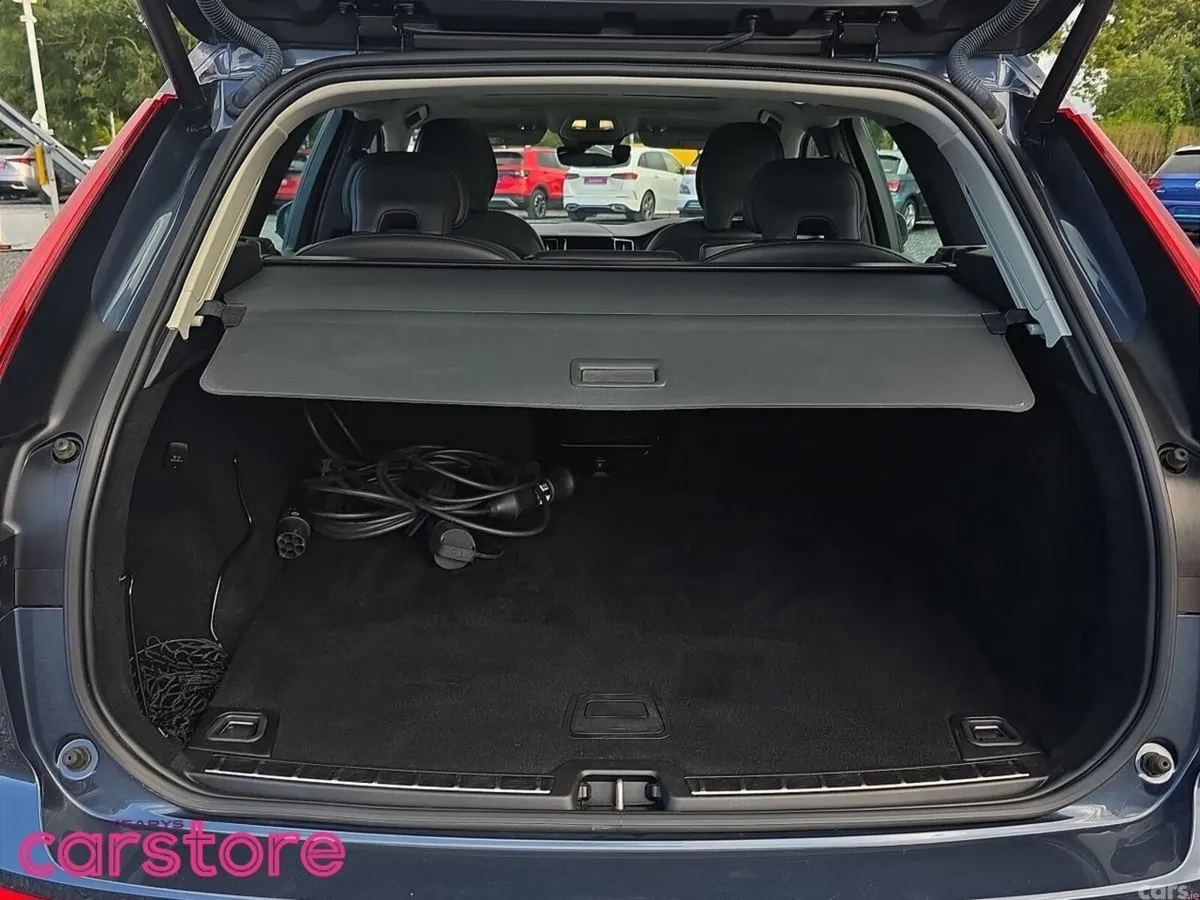 Volvo XC60 SUV, Petrol Hybrid, 2023, Blue