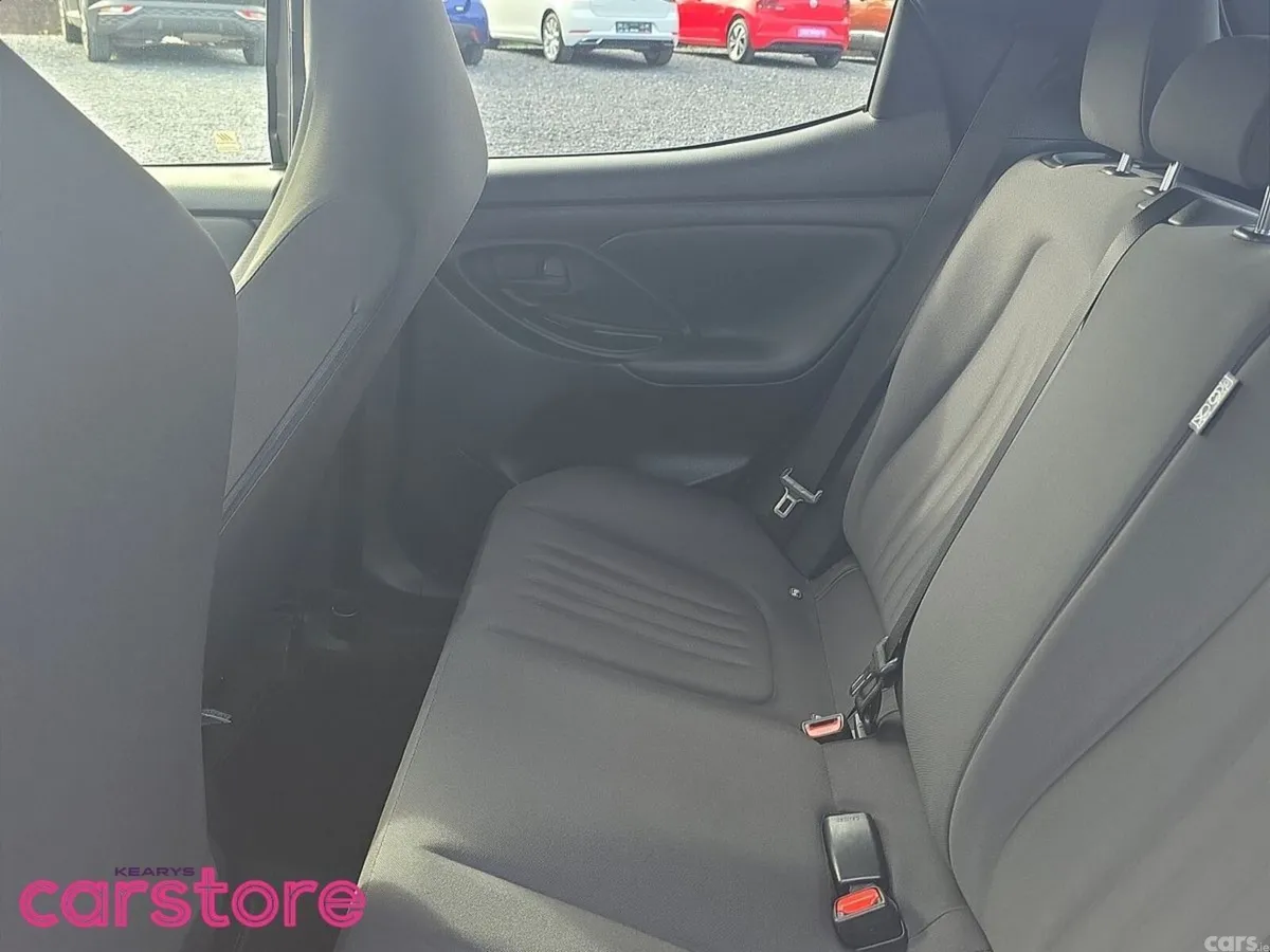Toyota Yaris Hatchback, Petrol Hybrid, 2021, Brown
