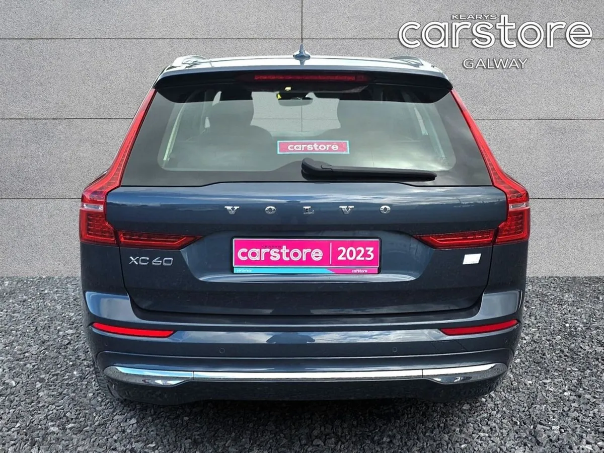 Volvo XC60 SUV, Petrol Hybrid, 2023, Blue