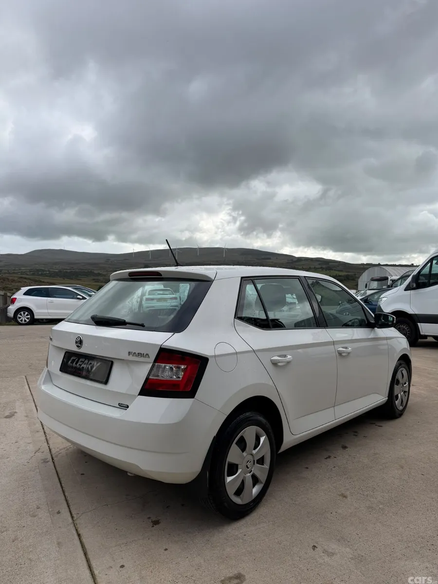 Skoda Fabia Hatchback, Petrol, 2018, White