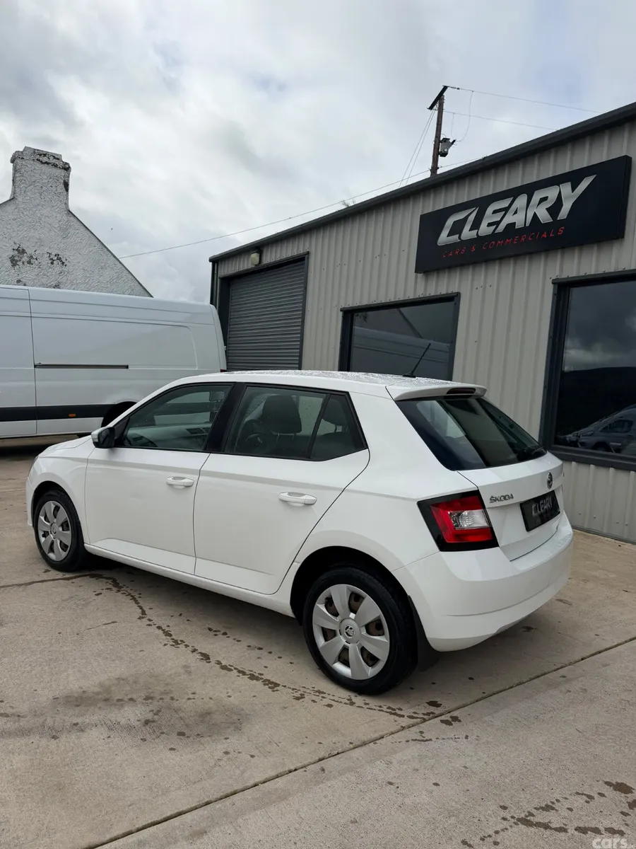Skoda Fabia Hatchback, Petrol, 2018, White