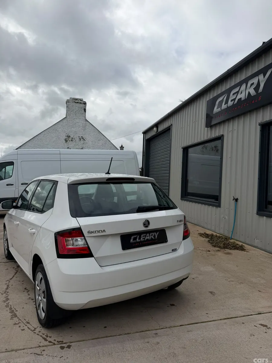 Skoda Fabia Hatchback, Petrol, 2018, White