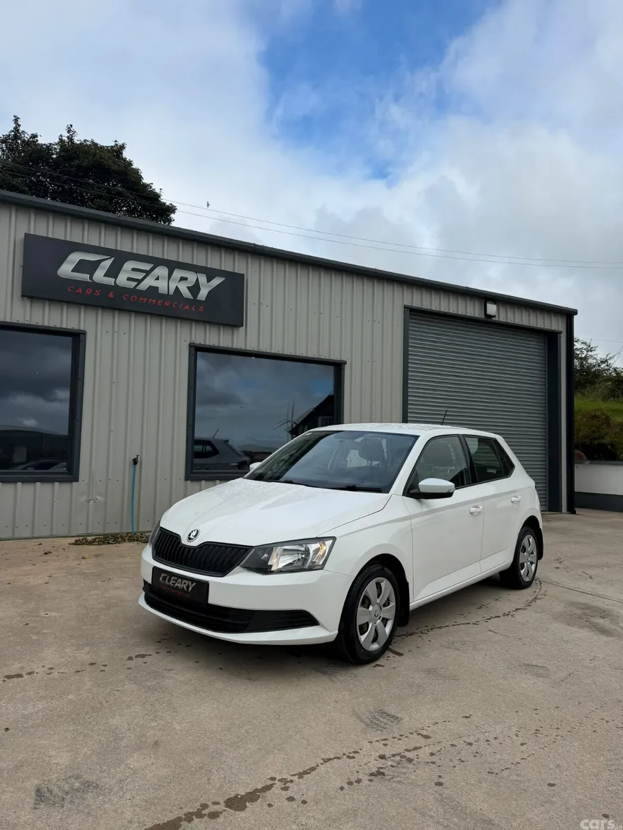 Skoda Fabia Hatchback, Petrol, 2018, White